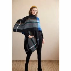 Shiraleah Luca Cape, Black Clothing -Shiraleah Shop unnamed file 343