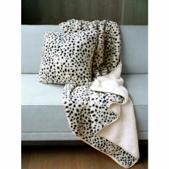 Shiraleah Astin Throw Blankets & Throws Black -Shiraleah Shop unnamed file 815